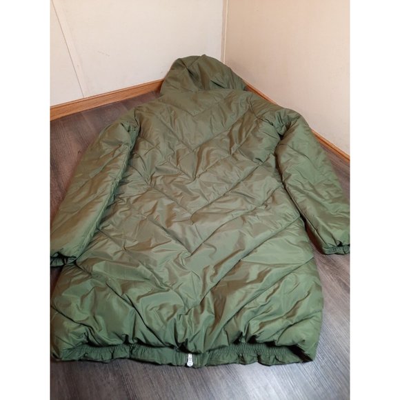 Ladies Woolrich long Women's Size medium green puffer Hooded Jacket - Picture 7 of 9